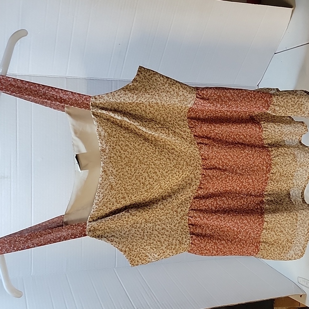 Tank top, paper crane.